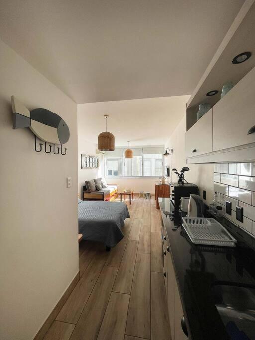 Calido En Ciudad Vieja Apartamento